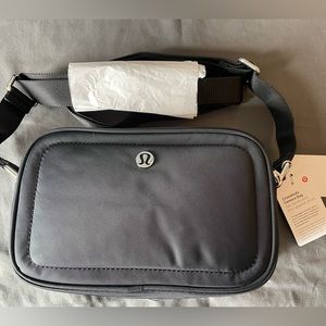 NEW Lululemon Crossbody Camera Bag Black